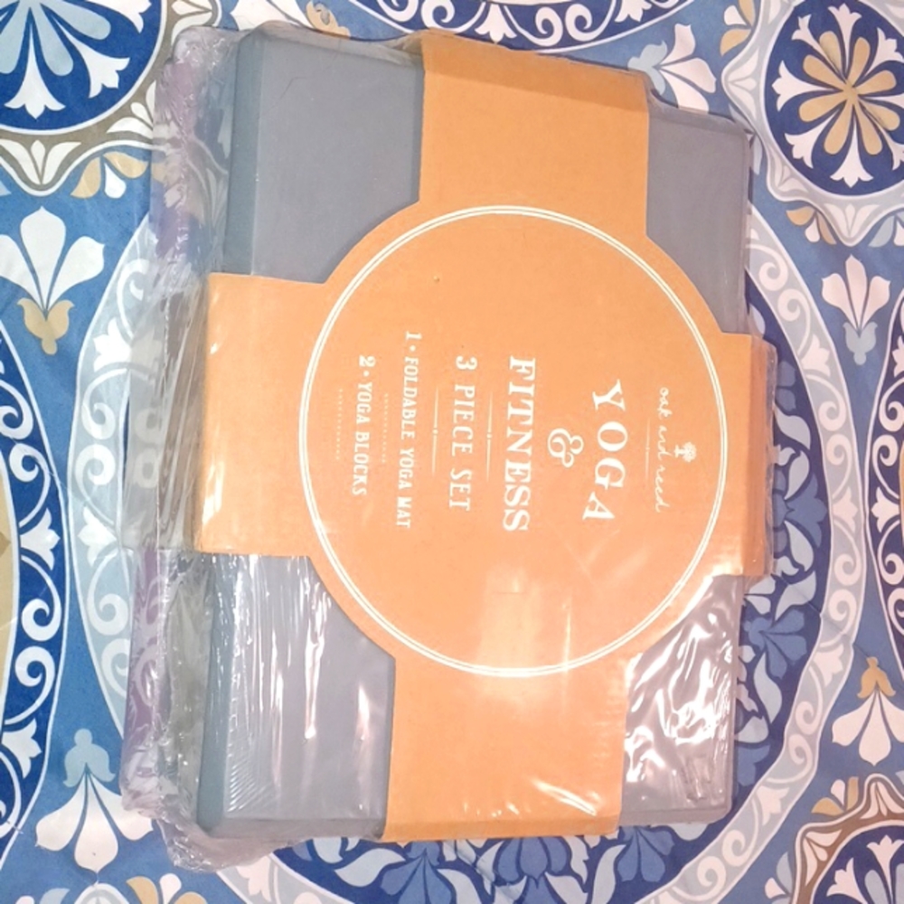 Fittness Yoga non slip foldable mat with yoga blocks by Oak & Reed.
